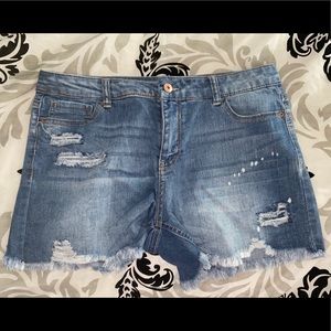 Vanilla Star Mid Rise Jean Shorts | Size: 13 |
